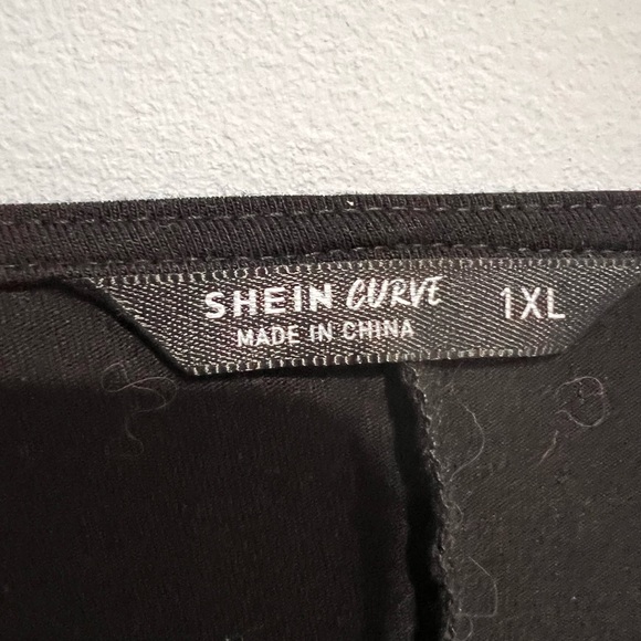 Long black dress 🖤 - Picture 6 of 7